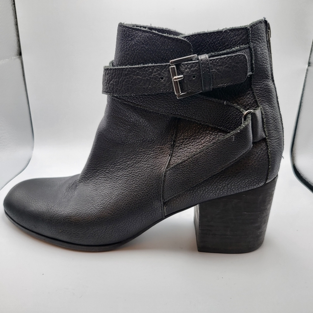 Eileen Fisher Pebbled Leather Black ankle boots Size 10